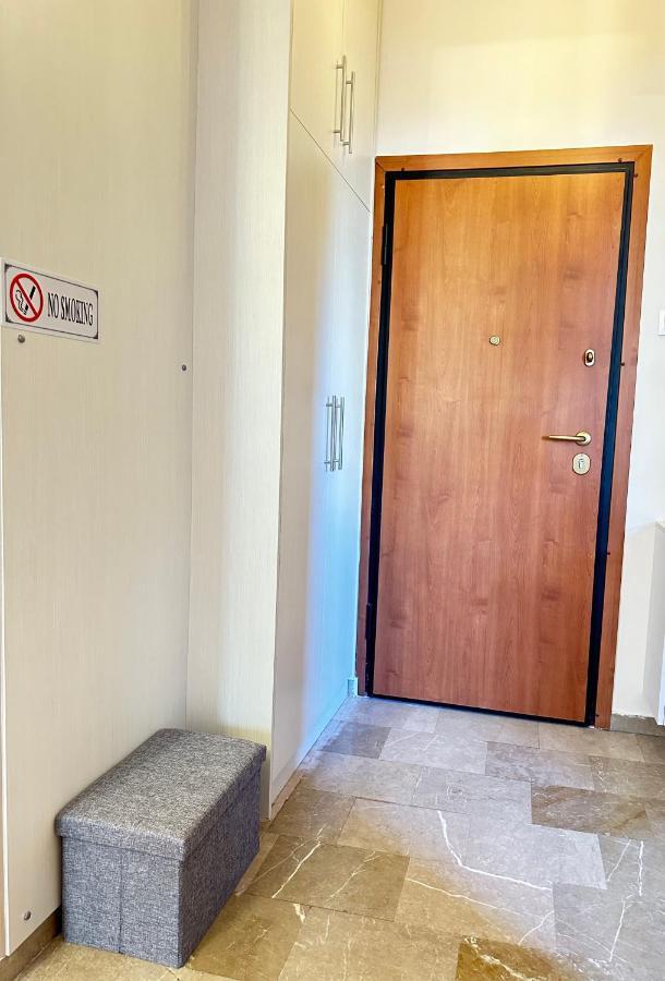 Apartment Alimos Near The Sea Bagian luar foto